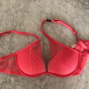 Incredible by VICTORIA’S SECRET Plunge